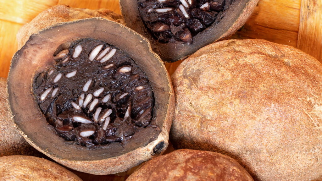 O que é jenipapo e quais os poderes dessa fruta rica em fibras e antioxidantes