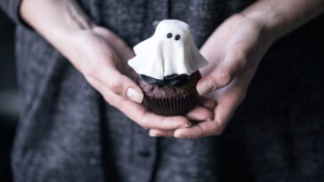 A almofada de crochê mais fofa e criativa que você pode fazer para o Halloween