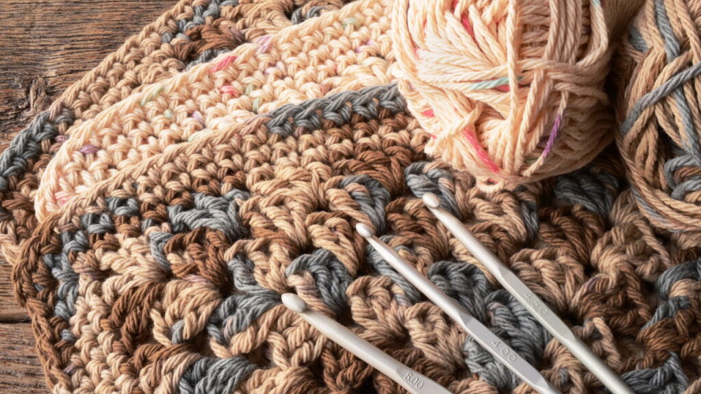 Passadeira de crochê volta à moda com um detalhe que faz toda a diferença
