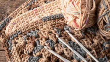 Crocheteiras estão resgatando esse modelo clássico e o resultado surpreende