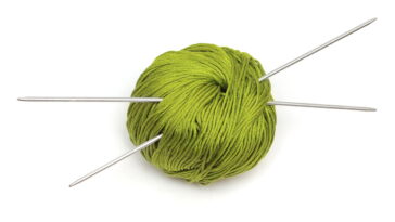 Botinha infantil em crochê que parece saída do mundo dos dinossauros