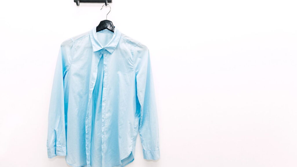 Esses métodos estão viralizando entre brasileiros que precisam de roupa seca na hora