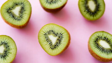 Esse descanso de copos frutado virou o queridinho das crocheteiras