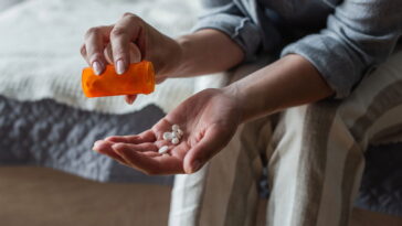 Dor nos seios na menopausa, o que é normal e quando se preocupar