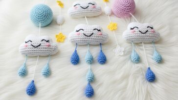 Esse móbile de nuvens virou tendência entre crocheteiras
