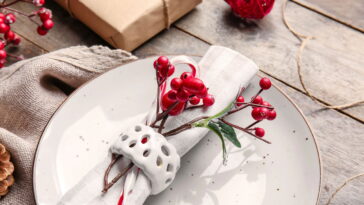 Esse detalhe em crochê está transformando mesas de jantar