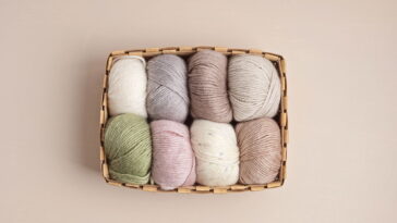 Guia fácil para fazer cesta de crochê suspensa para frutas e legumes