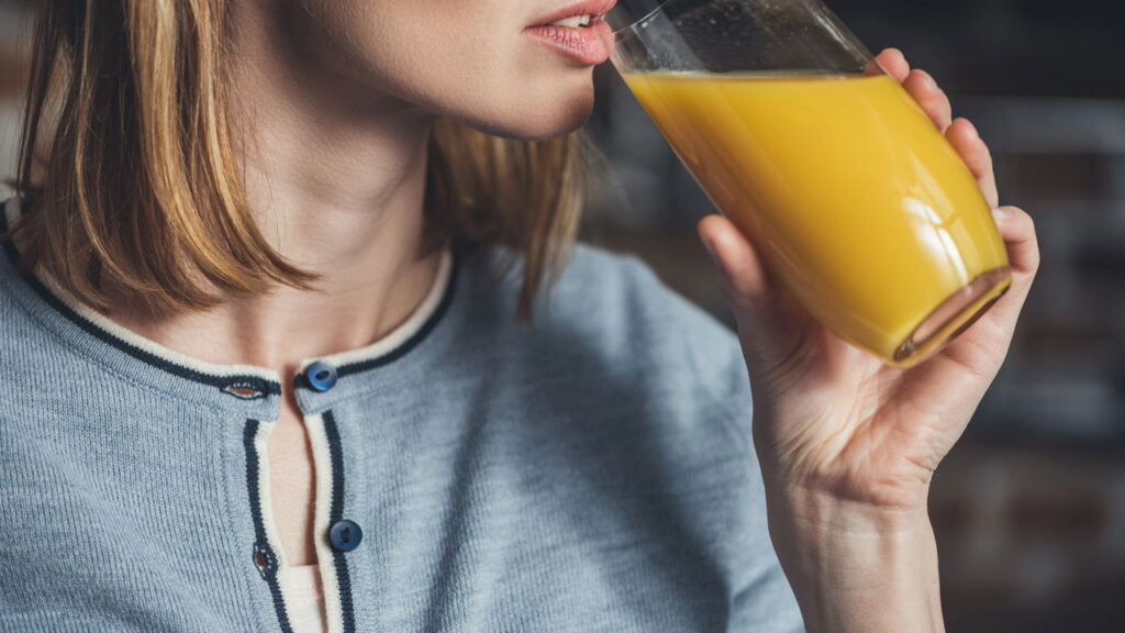 O drink natural mais falado do Brasil promete ajudar no estresse