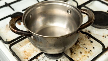 Passe isso na panela enferrujada e veja o que acontece em minutos