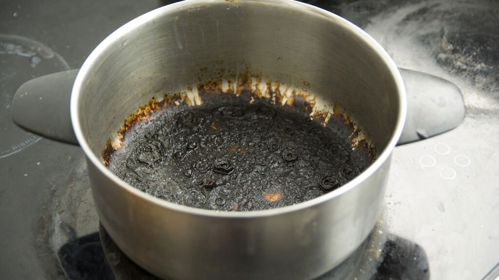 Passe isso na panela enferrujada e veja o que acontece em minutos