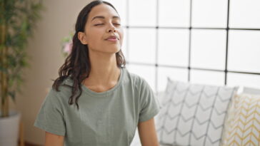 Como fazer elevação pélvica corretamente e evitar erros comuns no treino de glúteos