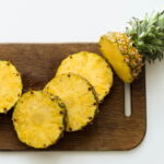 Chaveiro de fruta em crochê, um modelo abacaxi simples e divertido
