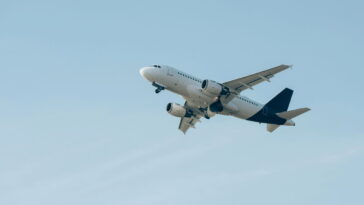 Essa almofada de crochê está conquistando quem ama viajar