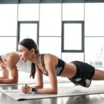 O melhor exercício para fortalecer o abdômen sem sair de casa