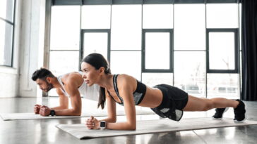 O melhor exercício para fortalecer o abdômen sem sair de casa