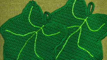 Protetores de panela de flor em crochê que unem beleza e praticidade