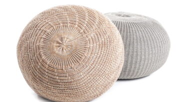 Conheça o pufe redondo em crochê que transforma sua decoração