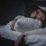 O que fazer ao acordar no meio da noite e não conseguir voltar a dormir segundo médicos