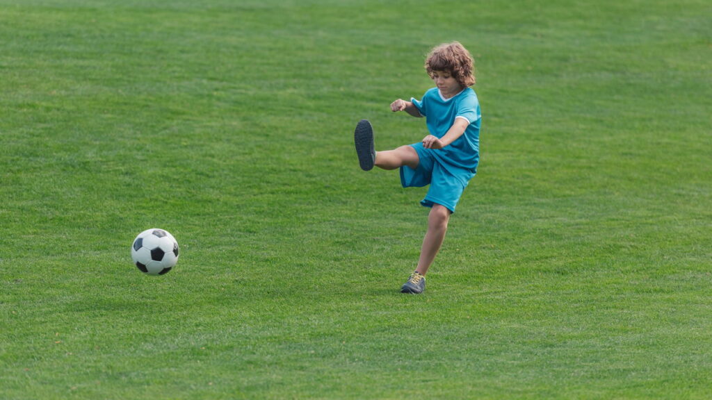 Sousplat infantil de campo de futebol em crochê para mesas temáticas e divertidas