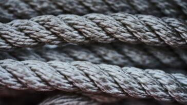 O segredo para uma capa de abajur em crochê perfeita com franjas