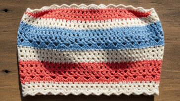 Top tubinho listrado em crochê para um visual leve e moderno