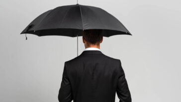 Para que serve a ponta metálica do guarda-chuva segundo especialistas