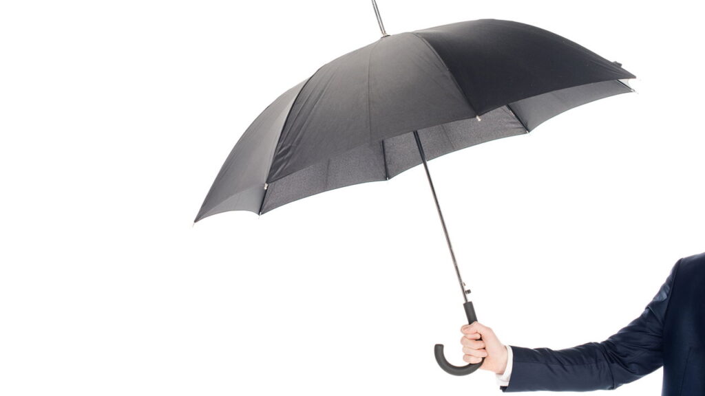 Para que serve a ponta metálica do guarda-chuva segundo especialistas