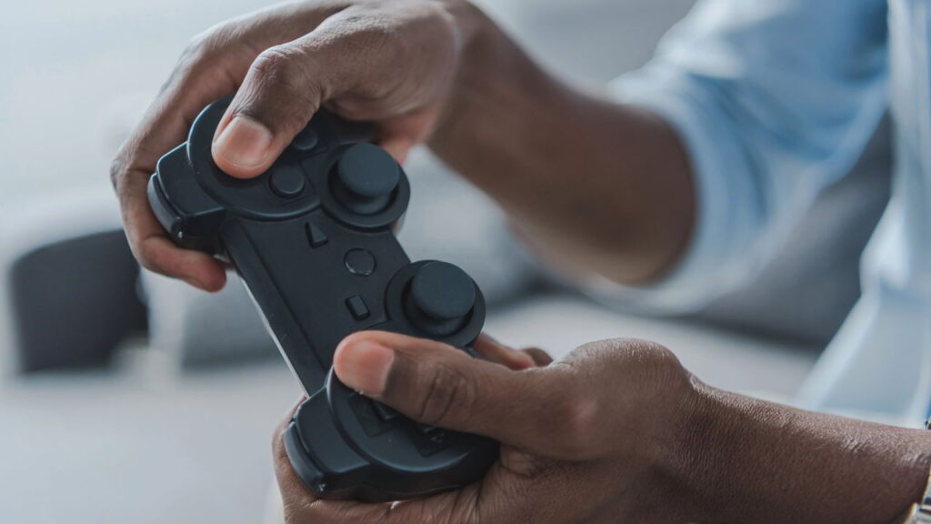 Esse chaveiro de controle de videogame em crochê vai encantar qualquer gamer