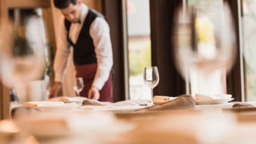 O gesto mais simples que revela caráter e empatia em segundos