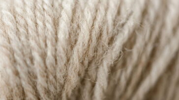 Porta-guardanapo de crochê para mesa posta com toque artesanal