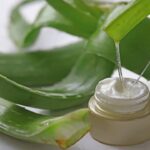 Este creme natural com babosa hidrata, regenera e estimula a produção de colágeno na pele - Créditos: depositphotos.com / mylasa