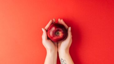 O que ninguém te contou sobre comer maçã e gordura abdominal