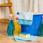 Como limpar os azulejos do banheiro e eliminar o mofo com um truque caseiro