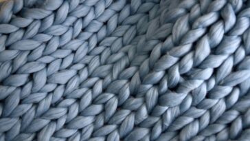 Transforme sua bagunça com esse cesto de crochê resistente e decorativo