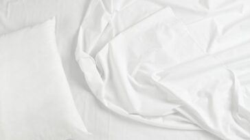 Coloque isso na máquina e suas roupas vão voltar a ser brancas