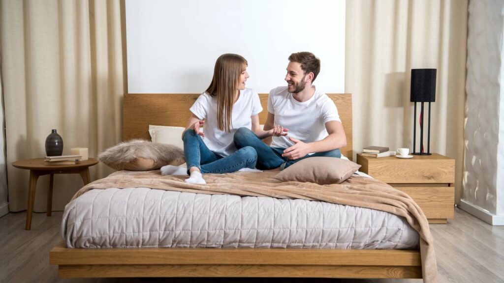 Adeus à cama comum, a nova tendência de 2025 mostra modernidade e automação