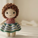 Boneca de crochê feita à mão vira presente que emociona de verdade