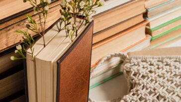 Marcador de crochê simples delicado e perfeito para qualquer livro