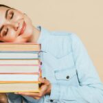 Capa para livro em crochê protege e embeleza sua leitura