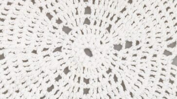 Crochê e macramê juntos criam peças híbridas cheias de textura e estilo