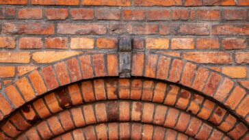 Por que vinagre é o melhor produto para limpar parede de tijolo segundo especialistas