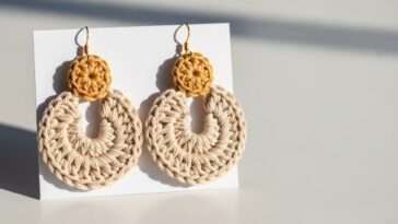 Brincos de crochê que toda crocheteira ama fazer e usar com muito estilo