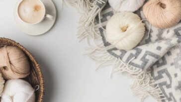 De um simples fio de crochê a uma bolsa que protege seus livros como ninguém