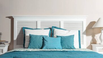 Murais artísticos substituem cabeceiras, criando paredes que são o ponto focal do quarto — Créditos: depositphotos.com / EdZbarzhyvetsky