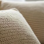 O segredo das crocheteiras criativas: capas de almofadas que transformam qualquer ambiente
