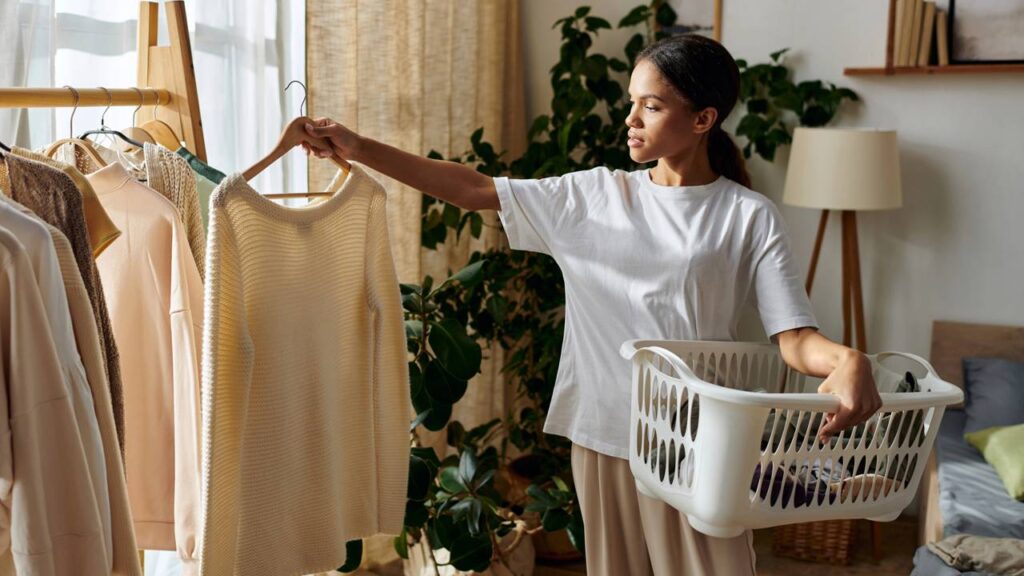 Para que servem os furos nas cestas de roupa segundo especialistas