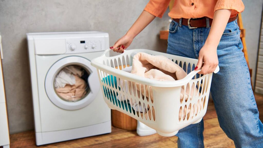 Para que servem os furos nas cestas de roupa segundo especialistas