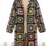 Colete longo em crochê feito com squares modernos para um look estiloso