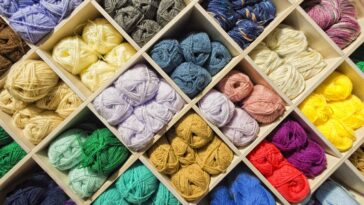 O truque mais poderoso para fazer cores conversarem no seu crochê