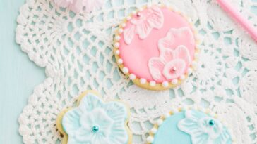 O acessório de crochê que deixa sua mesa mais charmosa e acolhedora